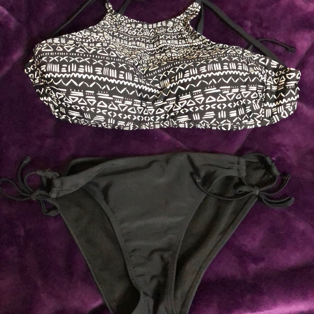 Aztec print bikini💥